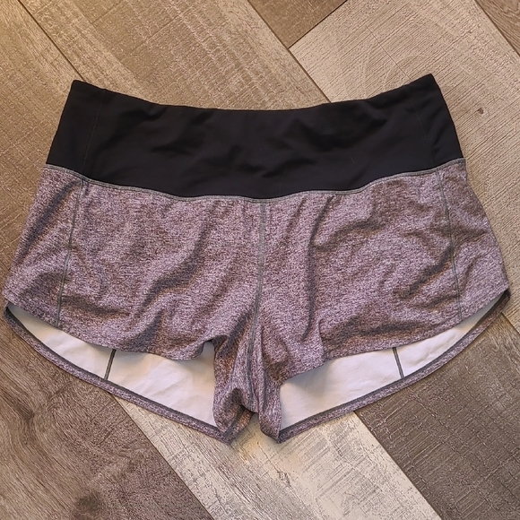 Women's Luulemon Heathered Black and Gray Shorts - Size 10 - Picture 1 of 6